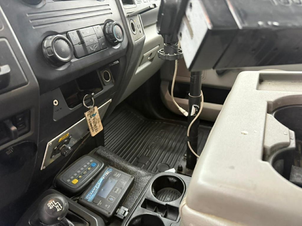 Ford F-550 Regular Cab DRW 4WD 2017