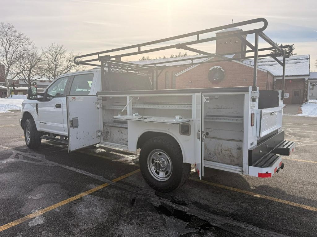 Ford F-350 SD XL Crew Cab LWB 4WD 2018