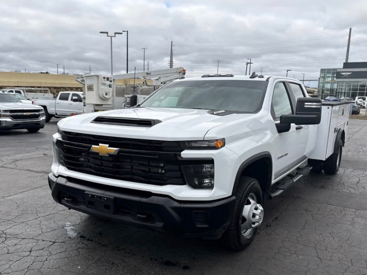 Chevrolet Silverado 3500HD Work Truck Crew Cab 4WD 2025