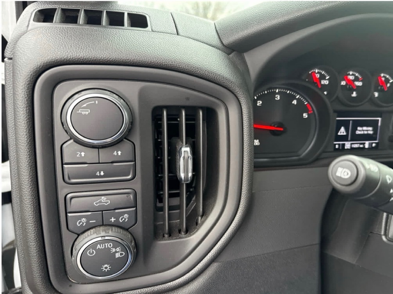 Chevrolet Silverado 3500HD Work Truck Crew Cab 4WD 2025