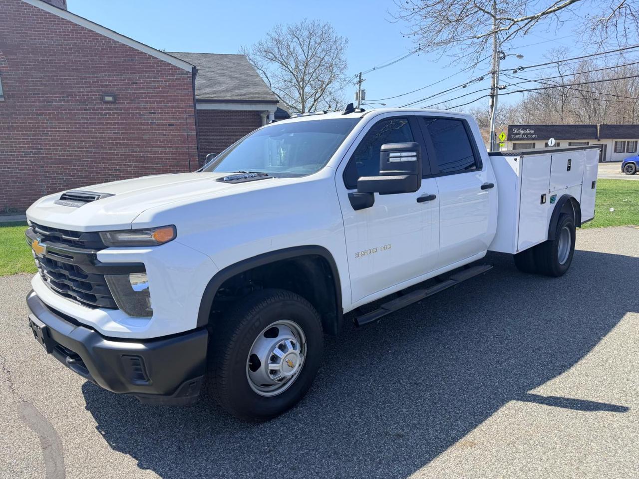 Chevrolet Silverado 3500HD Work Truck Crew Cab 4WD 2025