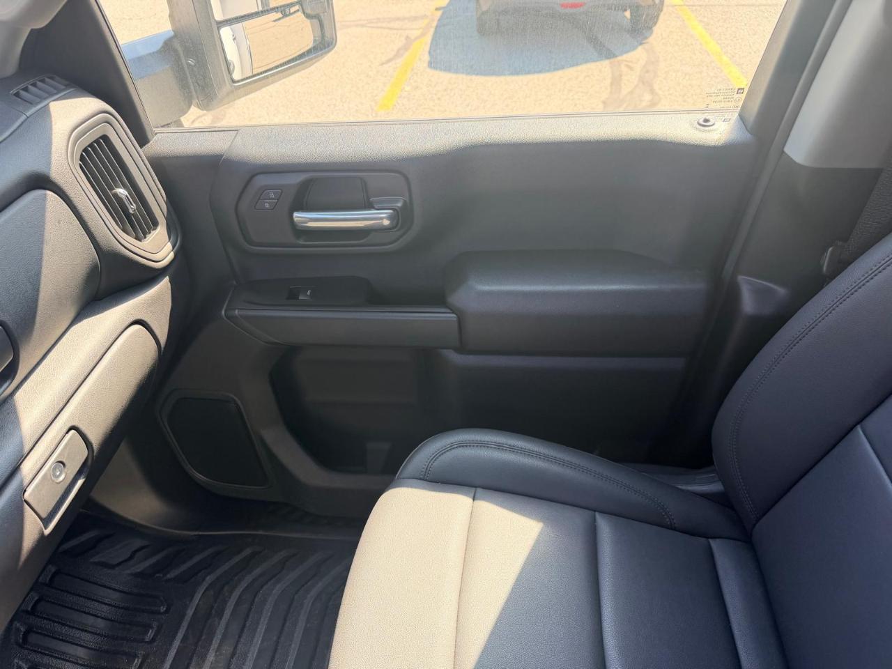 Chevrolet Silverado 3500HD Work Truck Crew Cab 4WD 2025