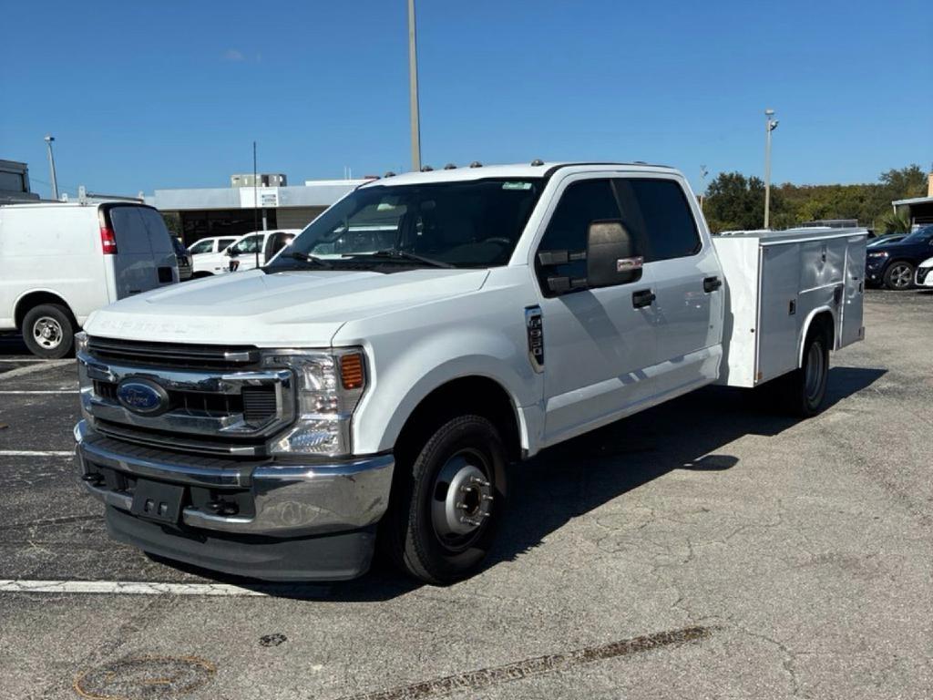 2022 Ford F-350 SD XL Crew Cab LWB DRW 2WD