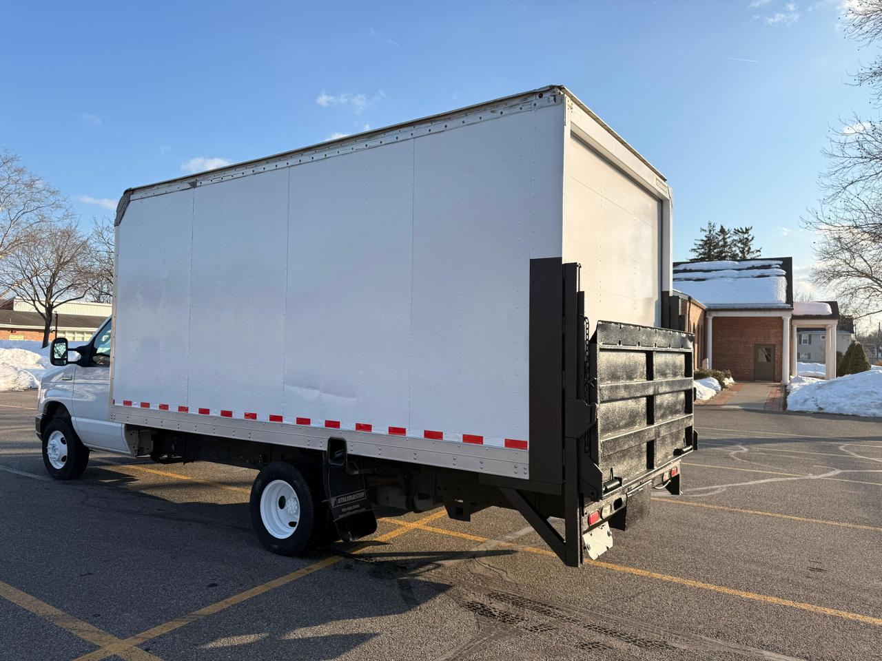 Ford Econoline E-350 Super Duty 2018