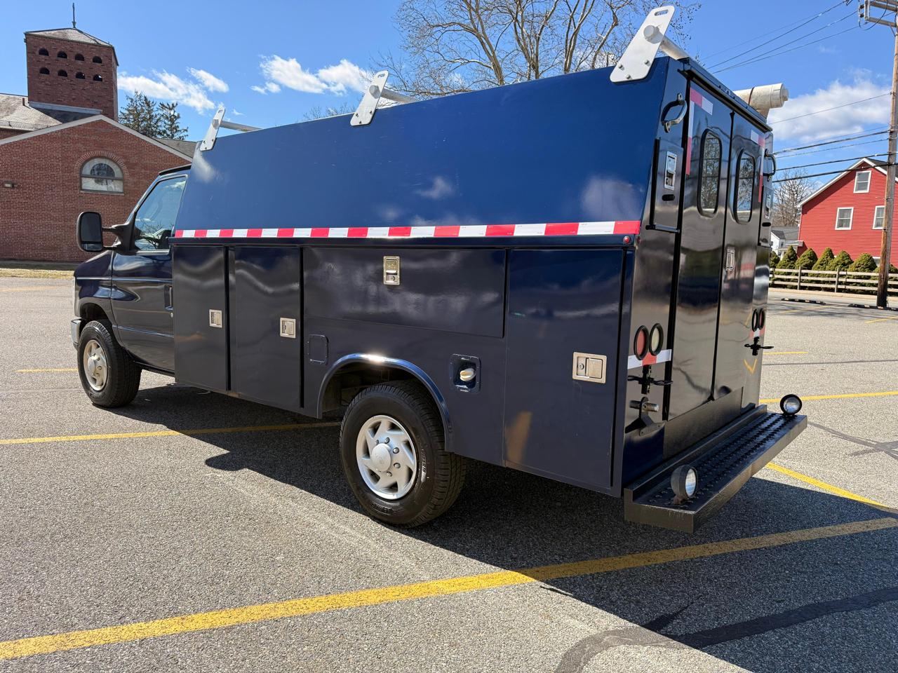 Ford Econoline E-350 Super Duty 2015
