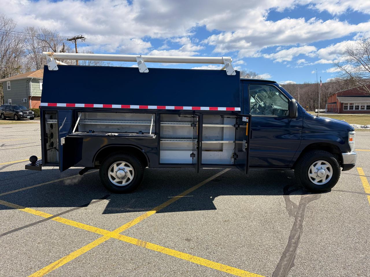 Ford Econoline E-350 Super Duty 2015