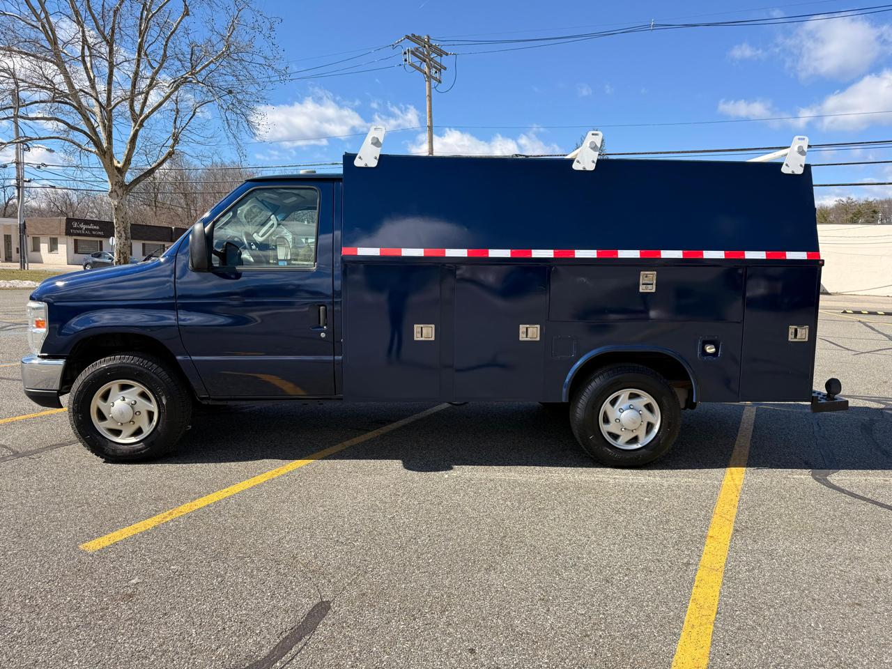 Ford Econoline E-350 Super Duty 2015