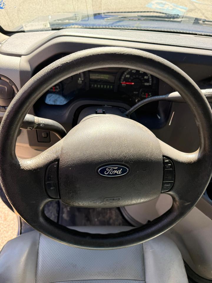 Ford Econoline E-350 Super Duty 2015