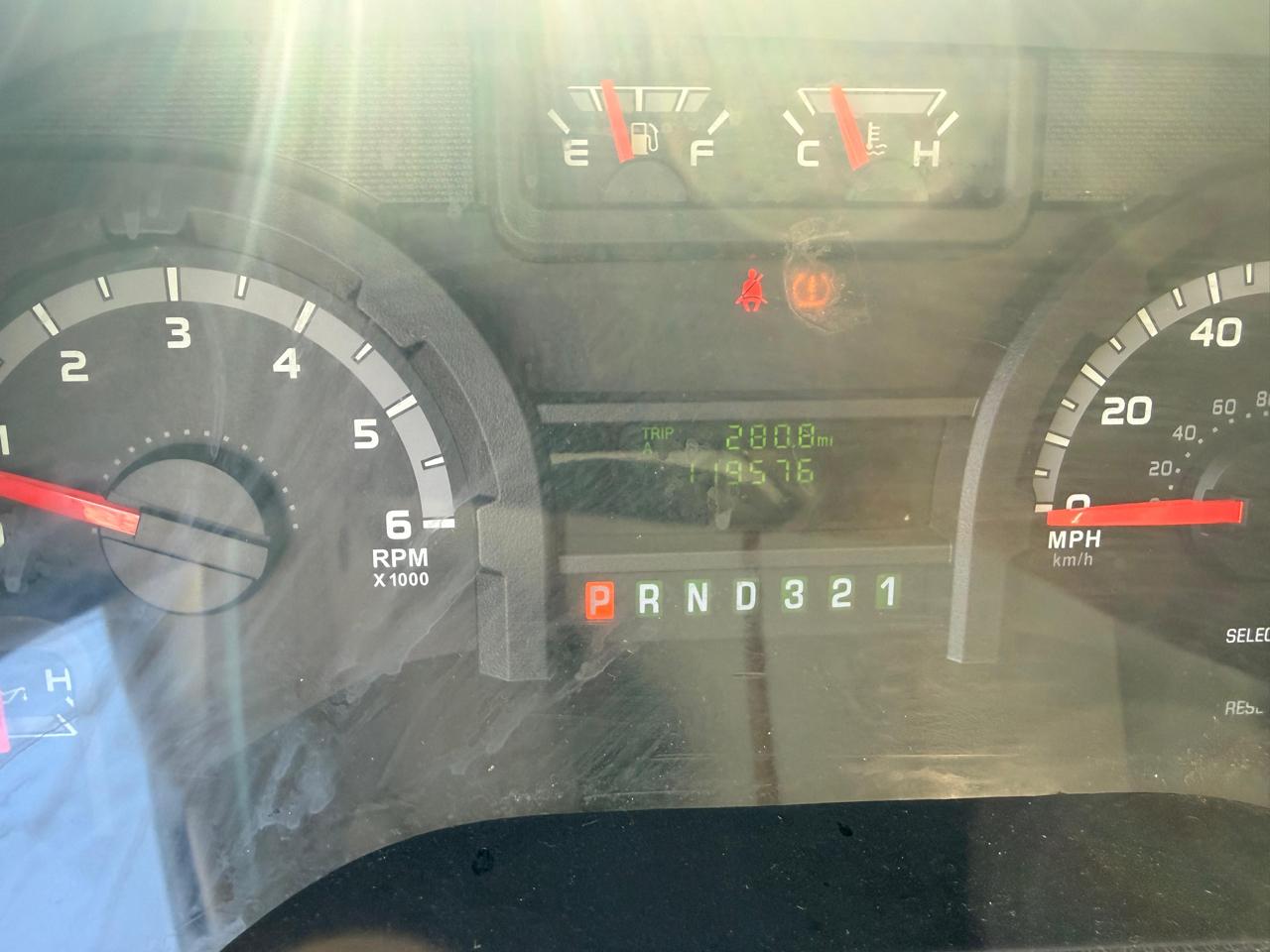 Ford Econoline E-350 Super Duty 2015