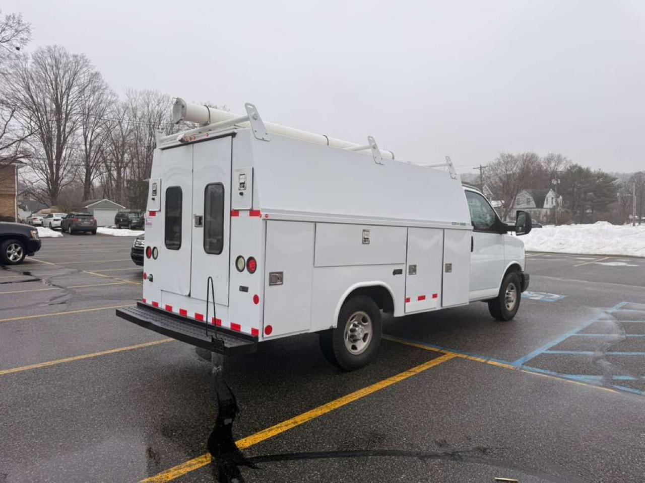 Chevrolet Express G3500 139" 2015