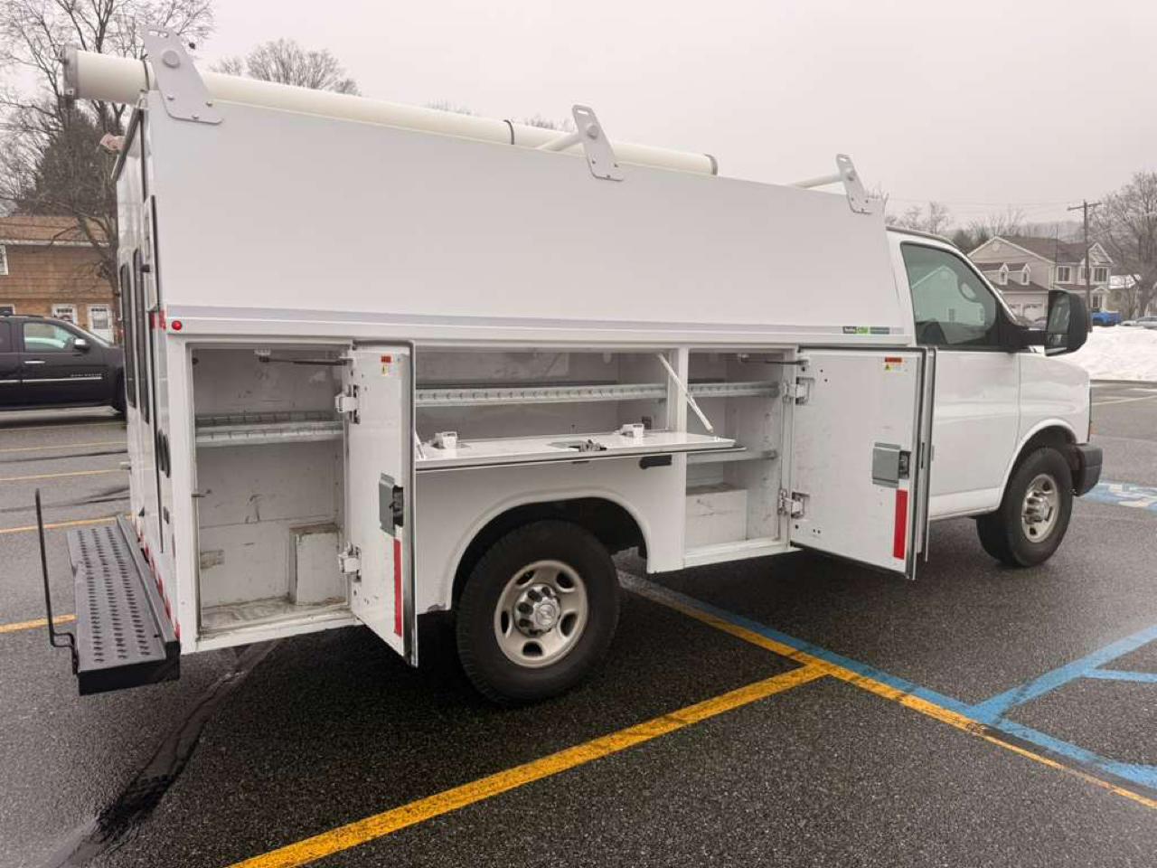 Chevrolet Express G3500 139" 2015