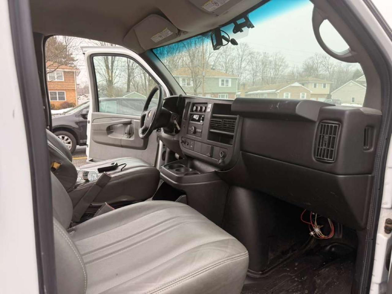 Chevrolet Express G3500 139" 2015