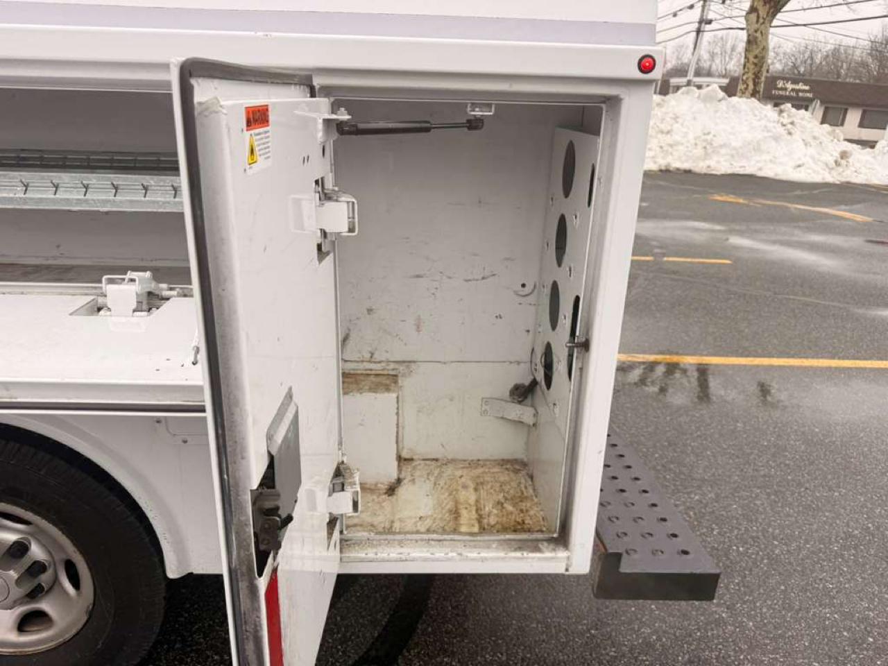 Chevrolet Express G3500 139" 2015