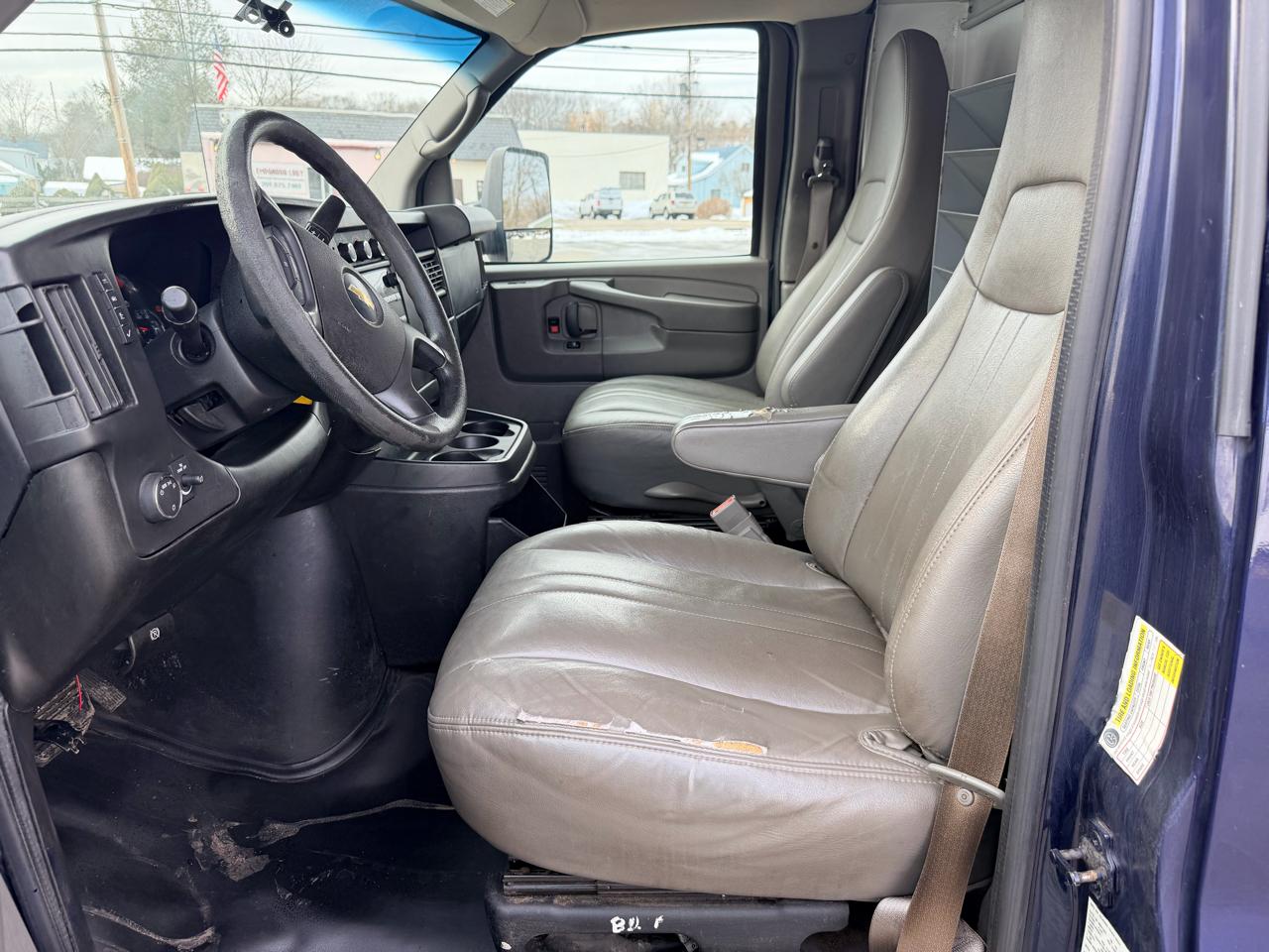Chevrolet Express G3500 139" 2015