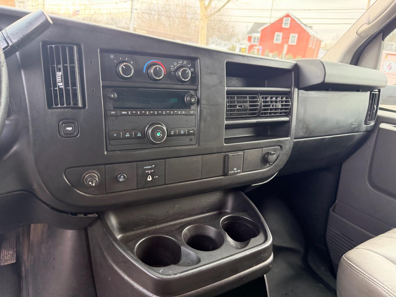 Chevrolet Express G3500 139" 2015