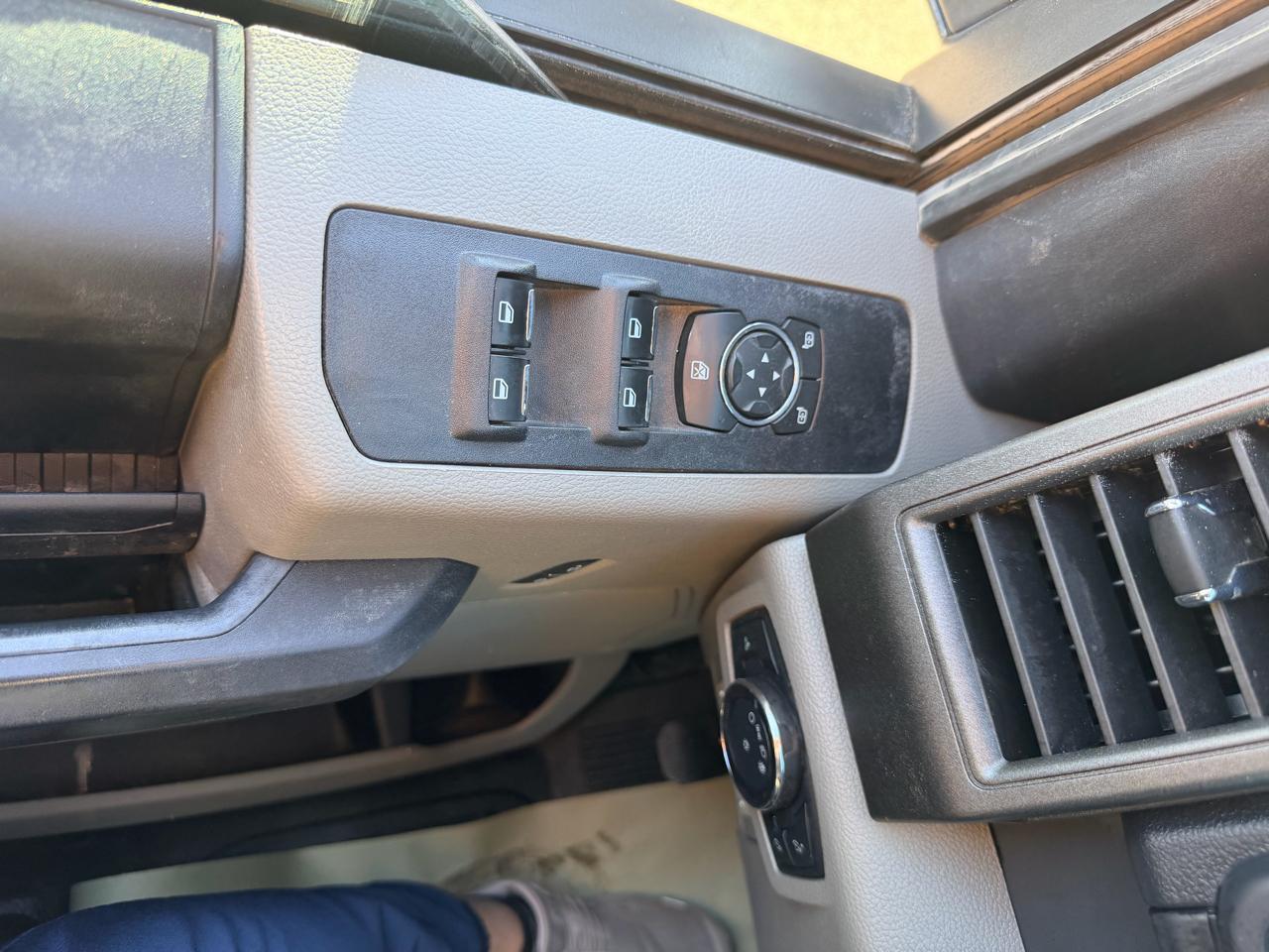 Ford F-250 SD XL Crew Cab 4WD 2022