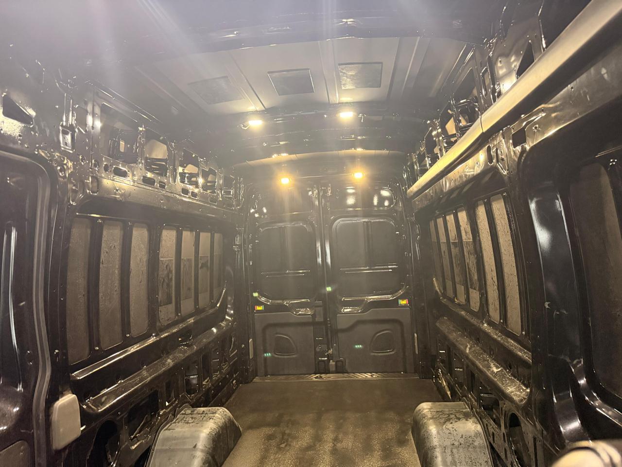 Ford Transit 350 Van High Roof w/Sliding Pass. 148-in. WB EL 2025