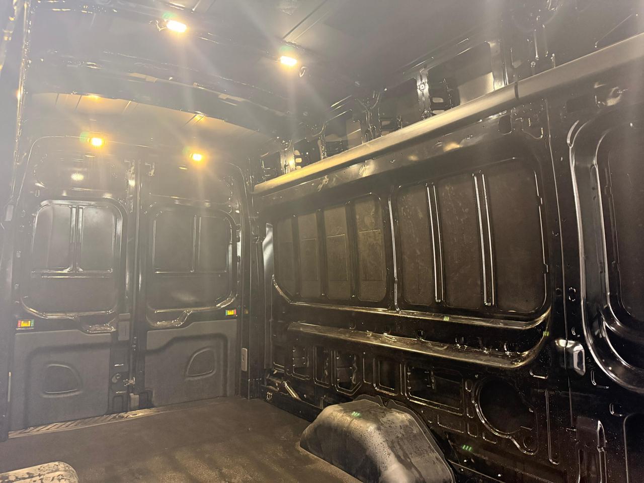 Ford Transit 350 Van High Roof w/Sliding Pass. 148-in. WB EL 2025