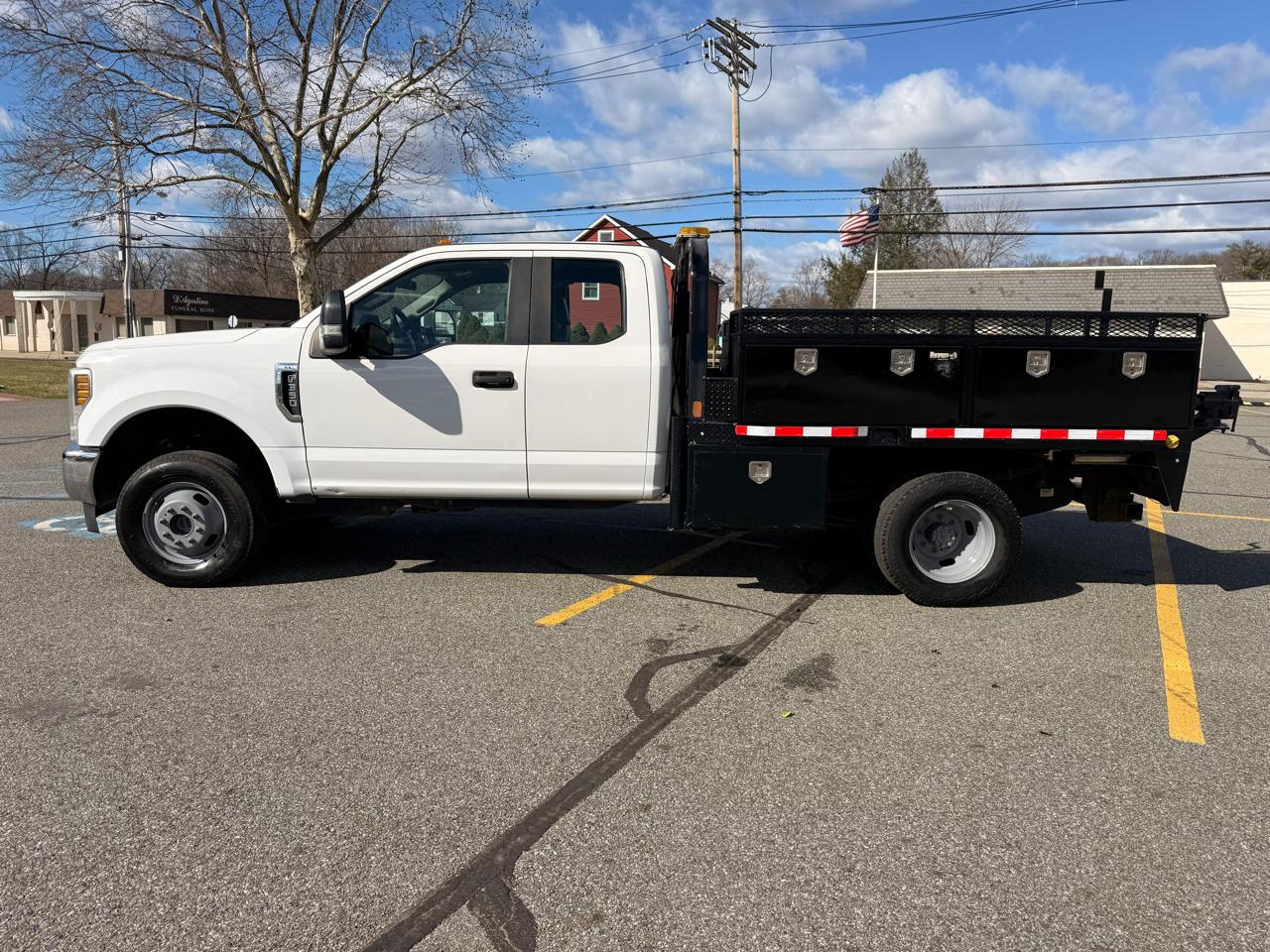 Ford F-350 SD XL SuperCab Long Bed 4WD DRW 2019