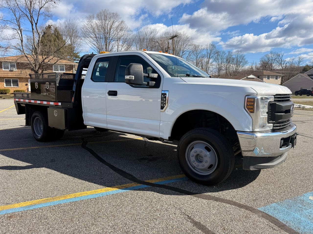 Ford F-350 SD XL SuperCab Long Bed 4WD DRW 2019