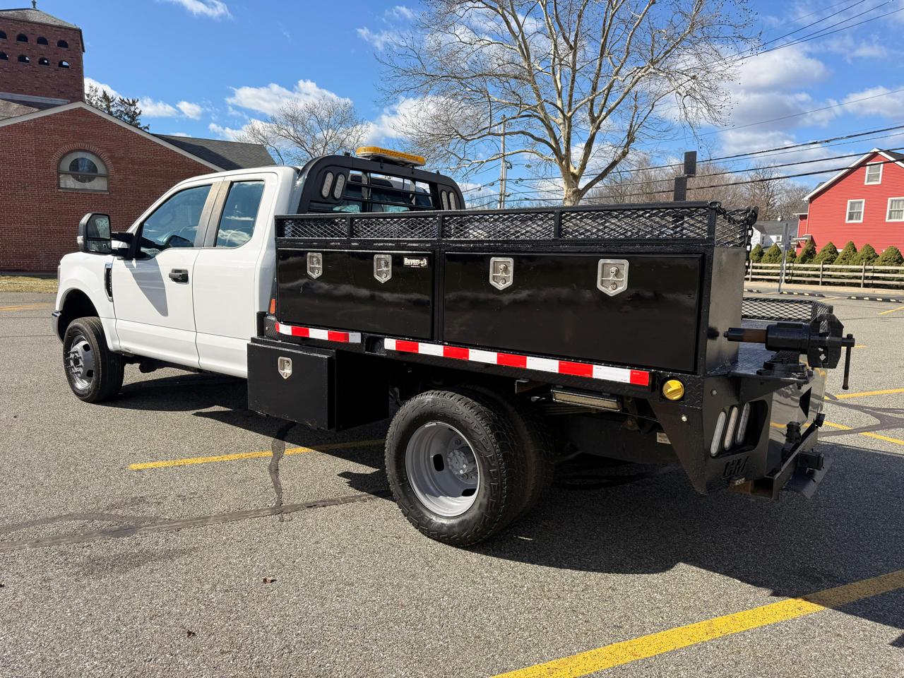 Ford F-350 SD XL SuperCab Long Bed 4WD DRW 2019