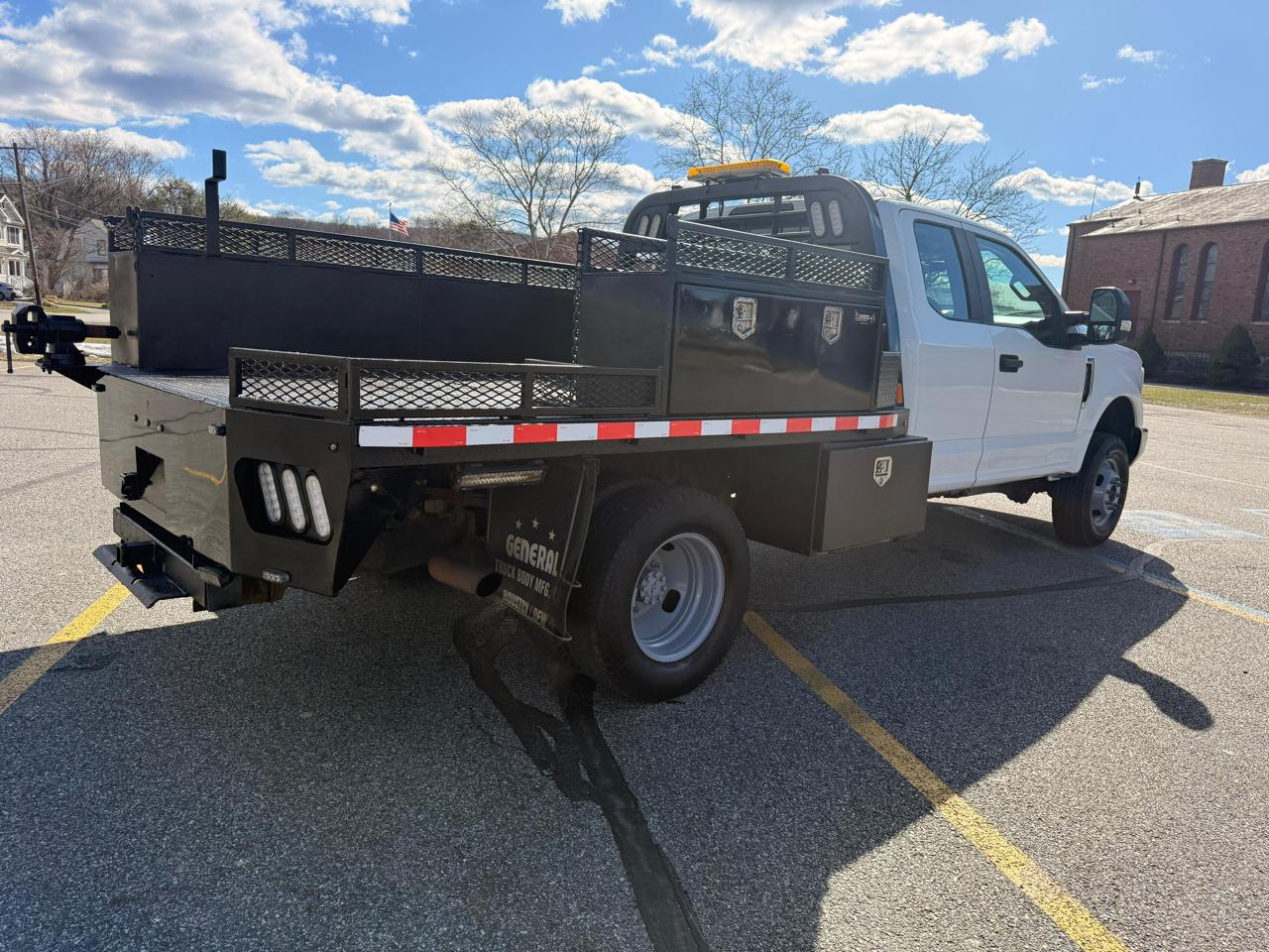 Ford F-350 SD XL SuperCab Long Bed 4WD DRW 2019