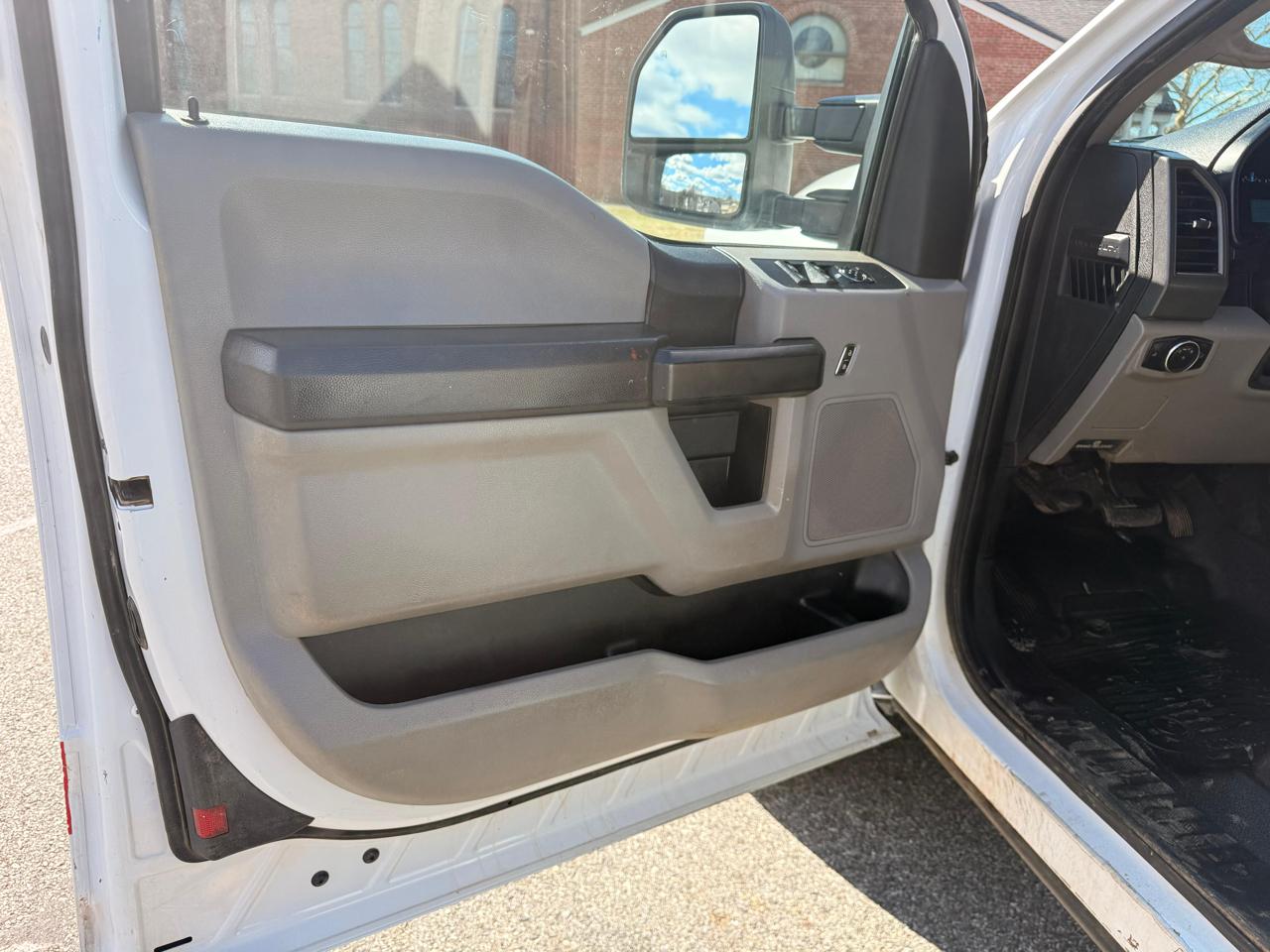 Ford F-350 SD XL SuperCab Long Bed 4WD DRW 2019