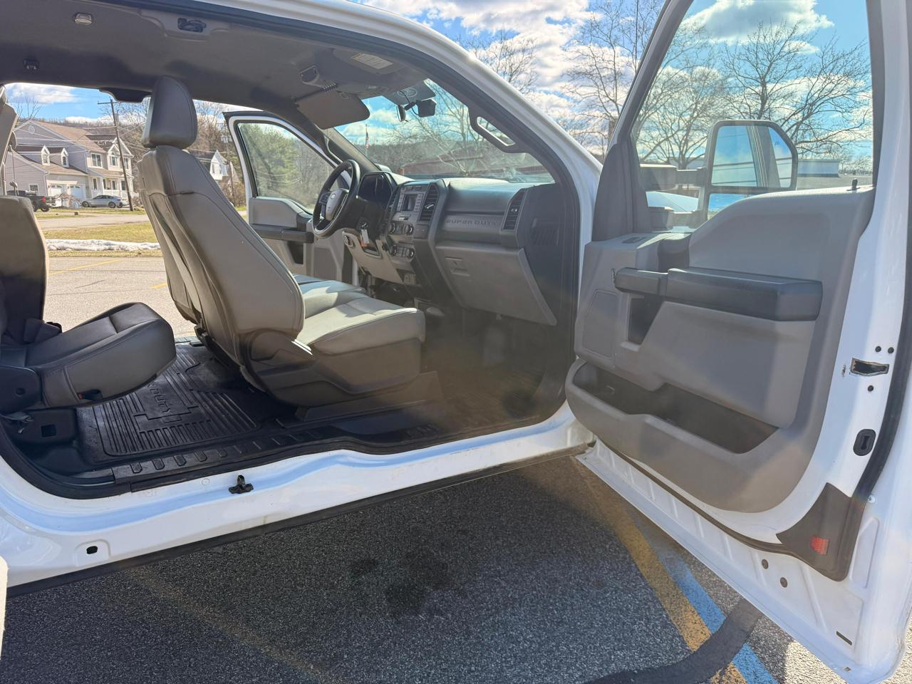 Ford F-350 SD XL SuperCab Long Bed 4WD DRW 2019