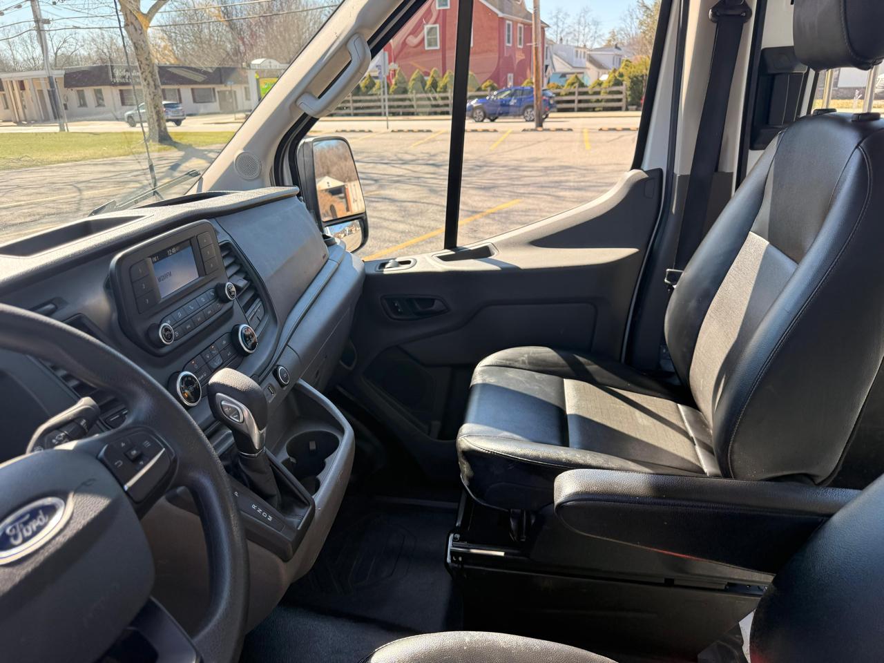 Ford Transit 250 Van Med. Roof w/Sliding Pass. 130-in. WB 2021