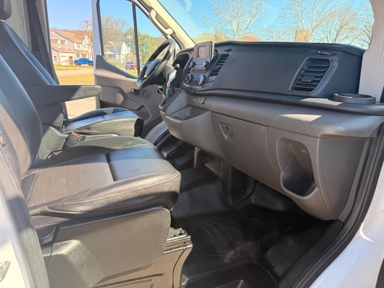 Ford Transit 250 Van Med. Roof w/Sliding Pass. 130-in. WB 2021