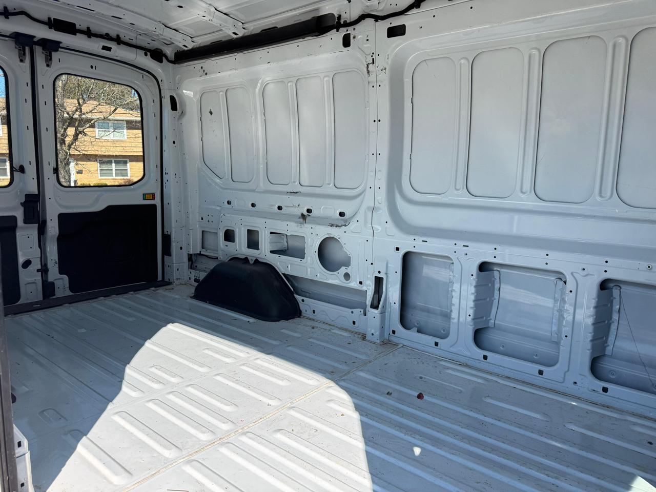 Ford Transit 250 Van Med. Roof w/Sliding Pass. 130-in. WB 2021