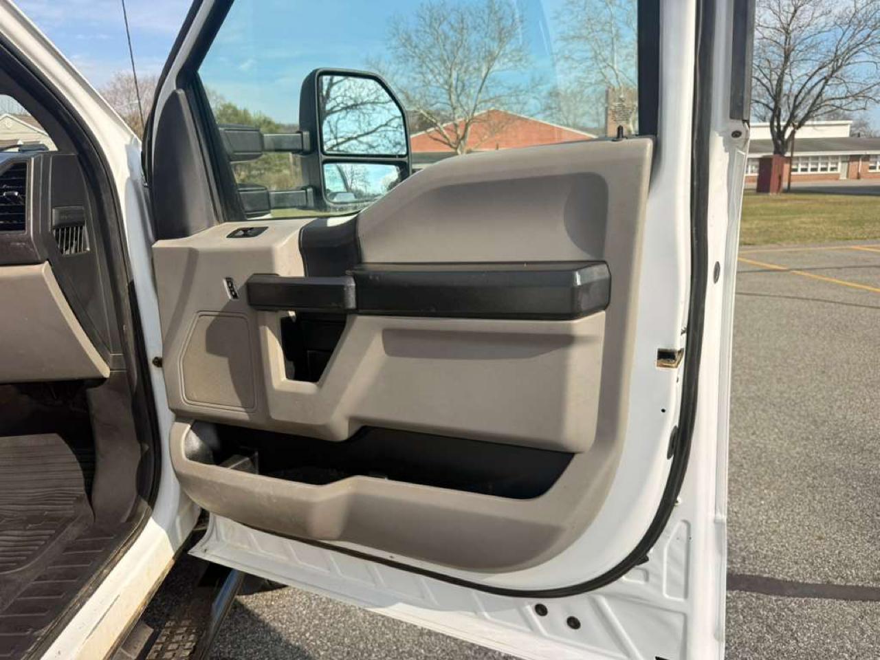 Ford F-450 SD Crew Cab DRW 2WD 2017