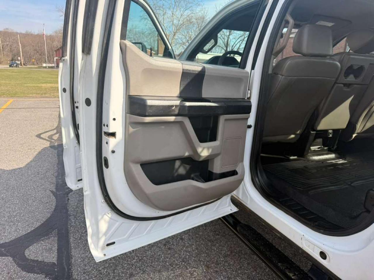 Ford F-450 SD Crew Cab DRW 2WD 2017