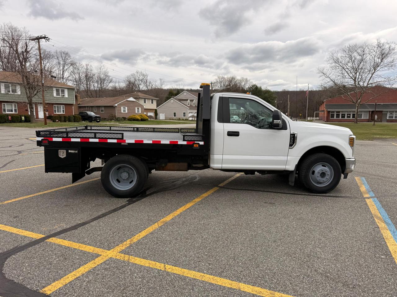 Ford F-350 SD XLT DRW 2WD 2019