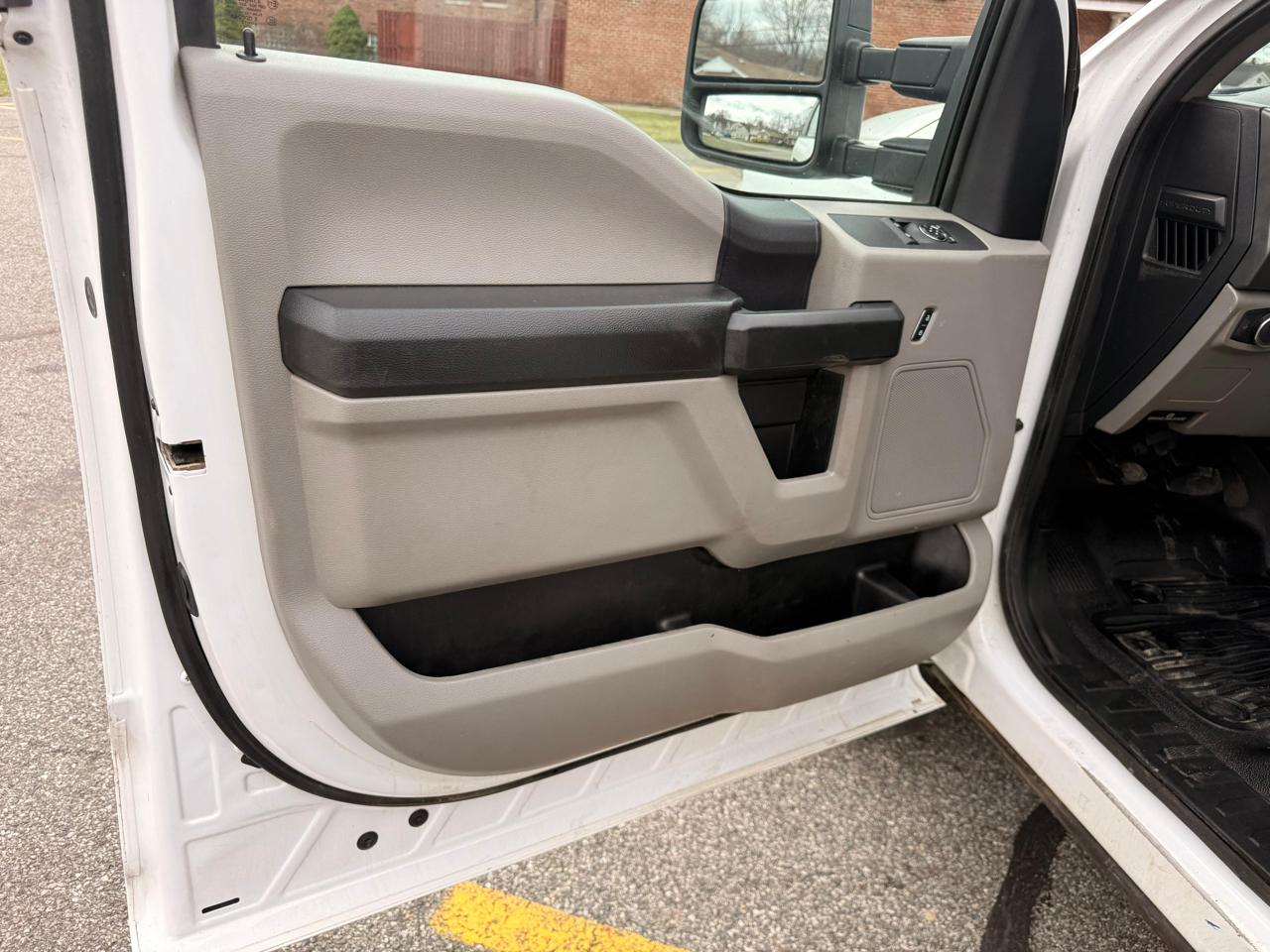 Ford F-350 SD XLT DRW 2WD 2019