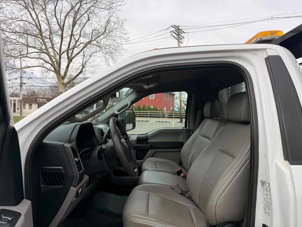 Ford F-350 SD XLT DRW 2WD 2019