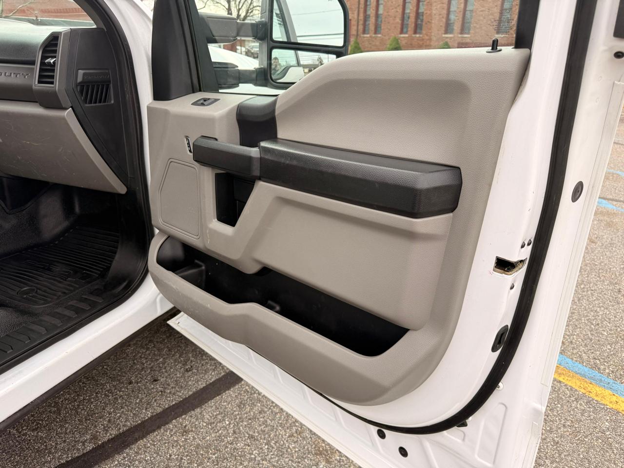 Ford F-350 SD XLT DRW 2WD 2019