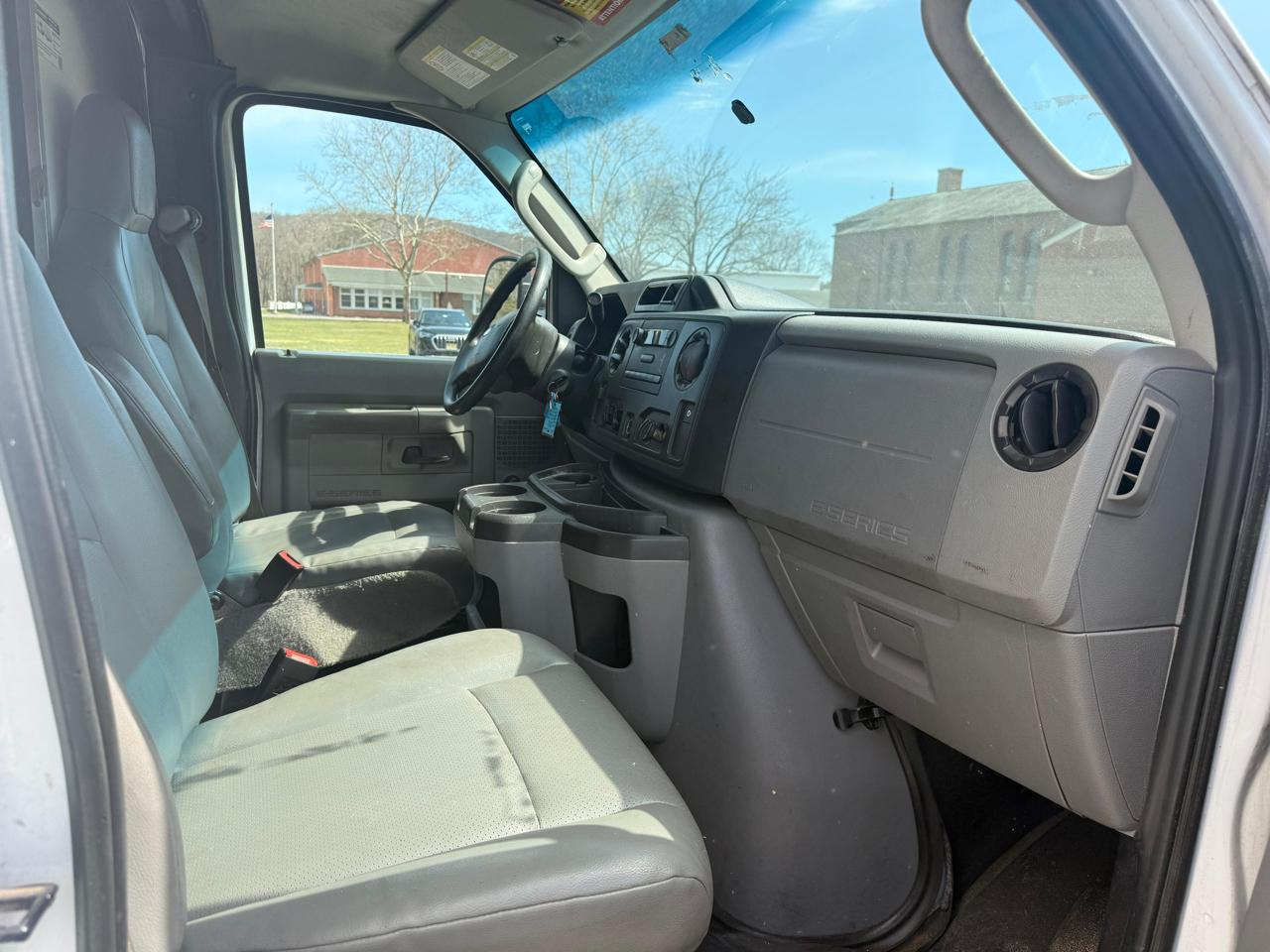 Ford Econoline E-350 Super Duty 2018