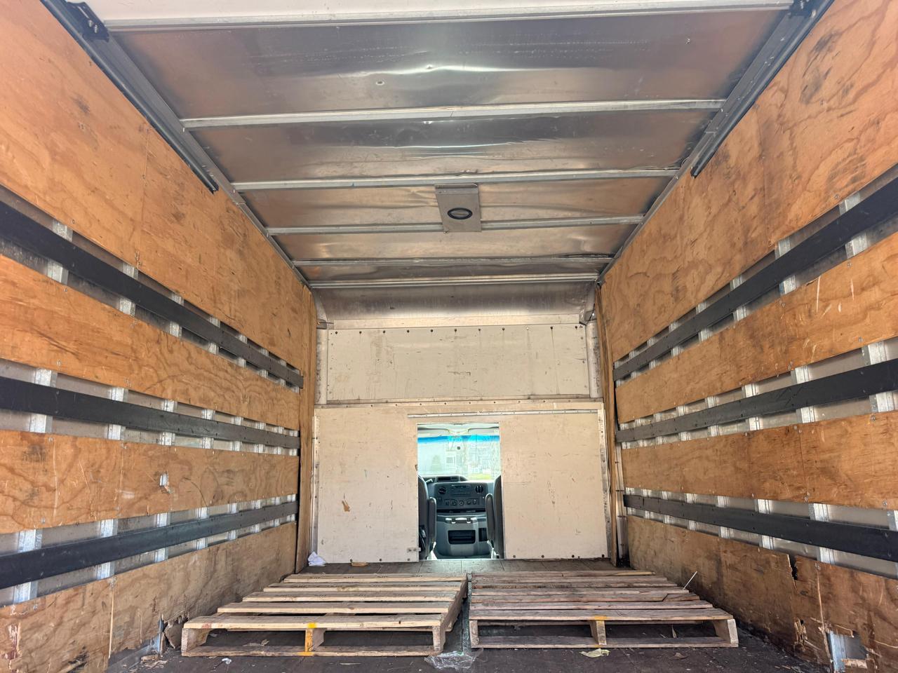 Ford Econoline E-350 Super Duty 2018