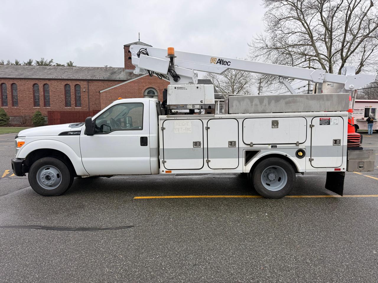 Ford F-350 SD XL DRW 2WD 2012