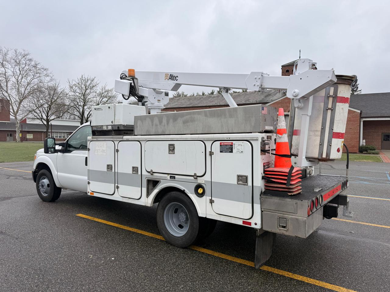 Ford F-350 SD XL DRW 2WD 2012