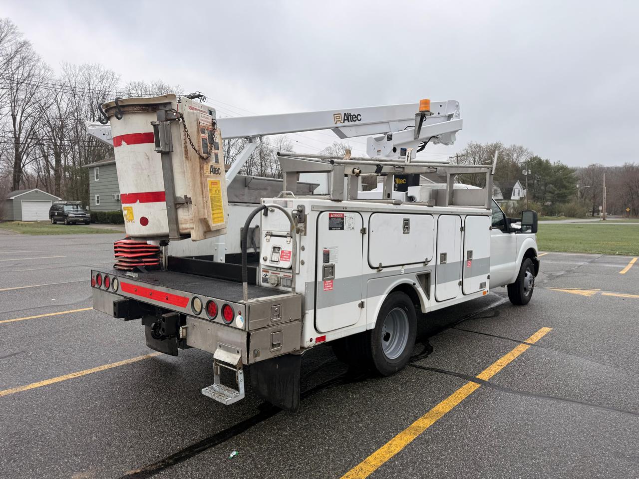 Ford F-350 SD XL DRW 2WD 2012