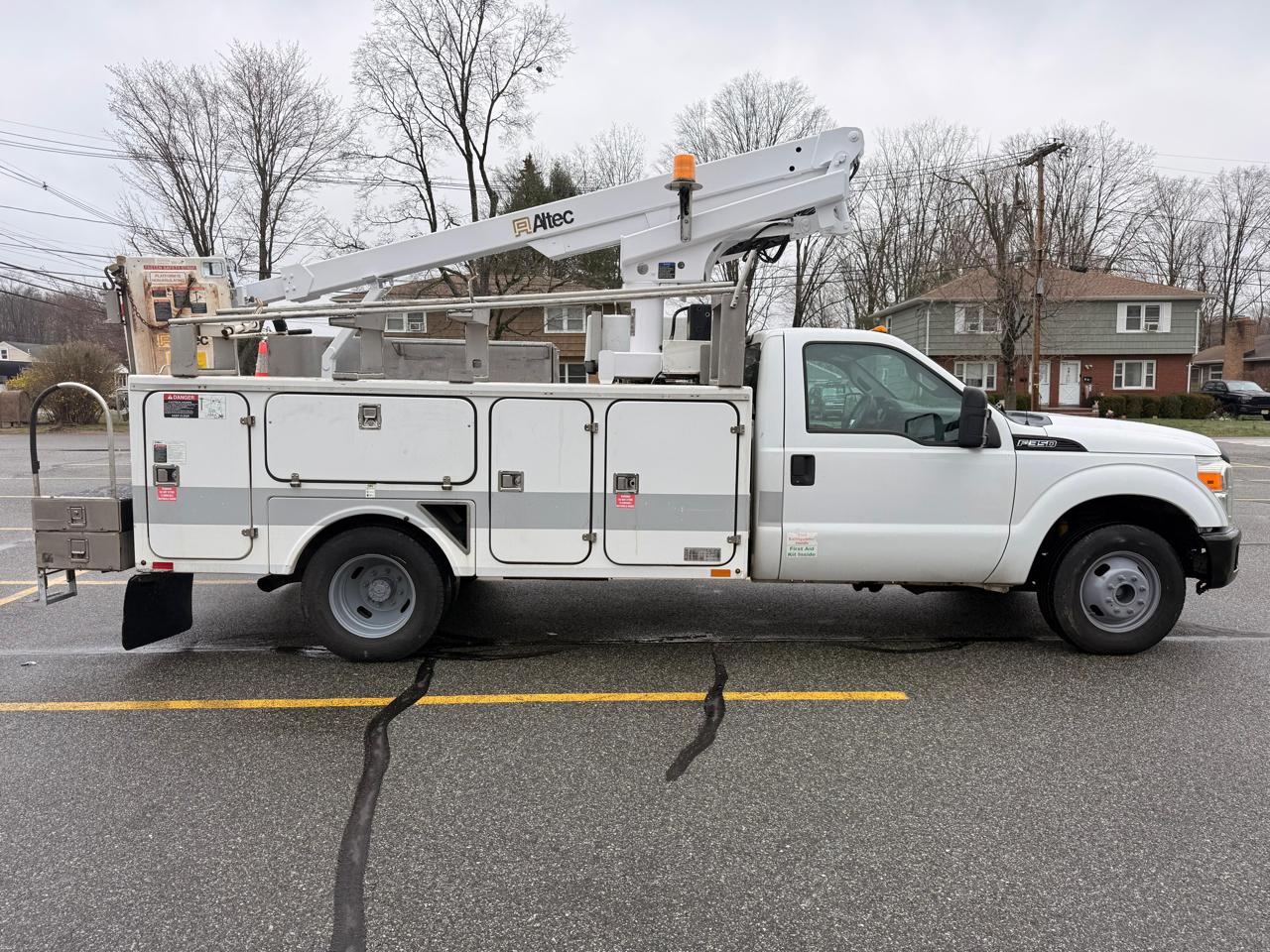 Ford F-350 SD XL DRW 2WD 2012