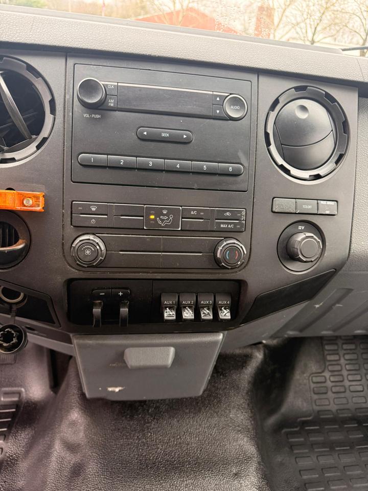 Ford F-350 SD XL DRW 2WD 2012