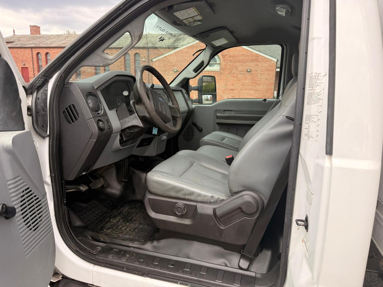 Ford F-550 Regular Cab DRW 2WD 2015