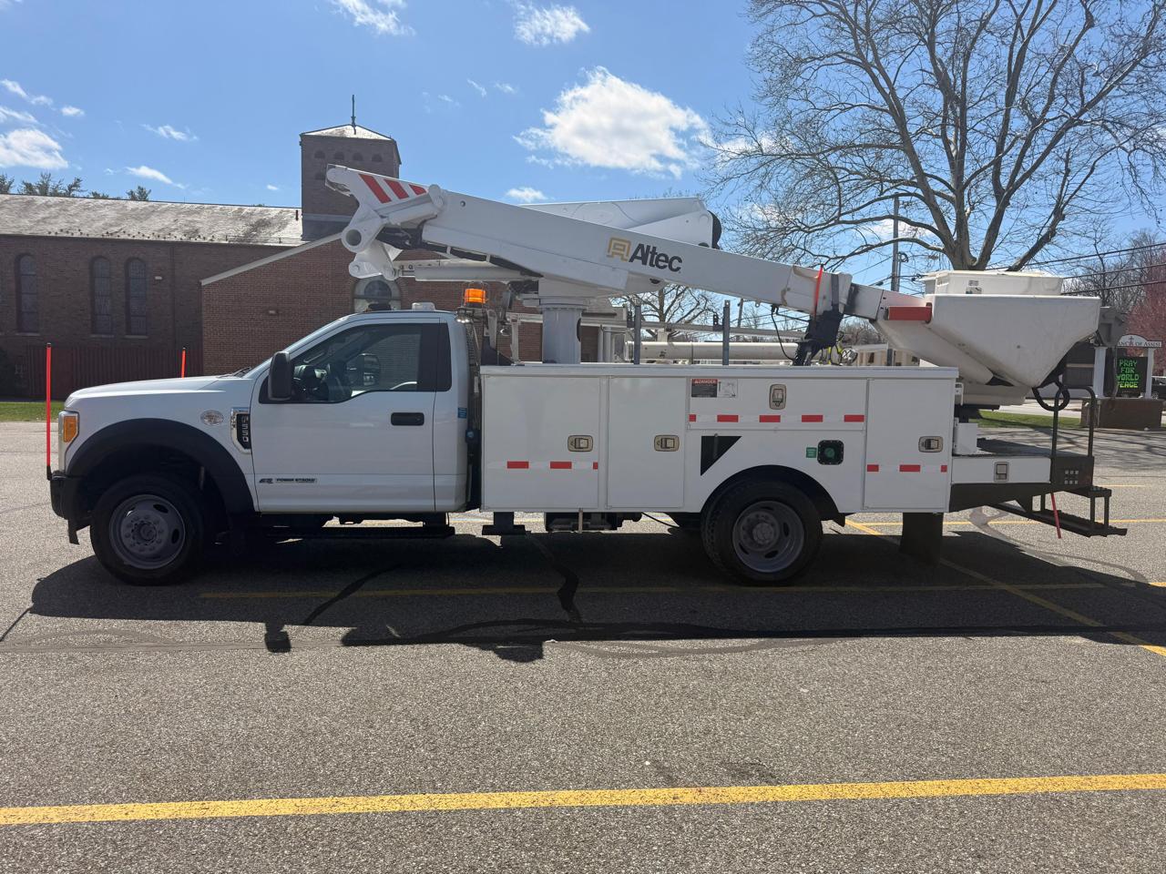 Ford F-550 Regular Cab DRW 4WD 2017