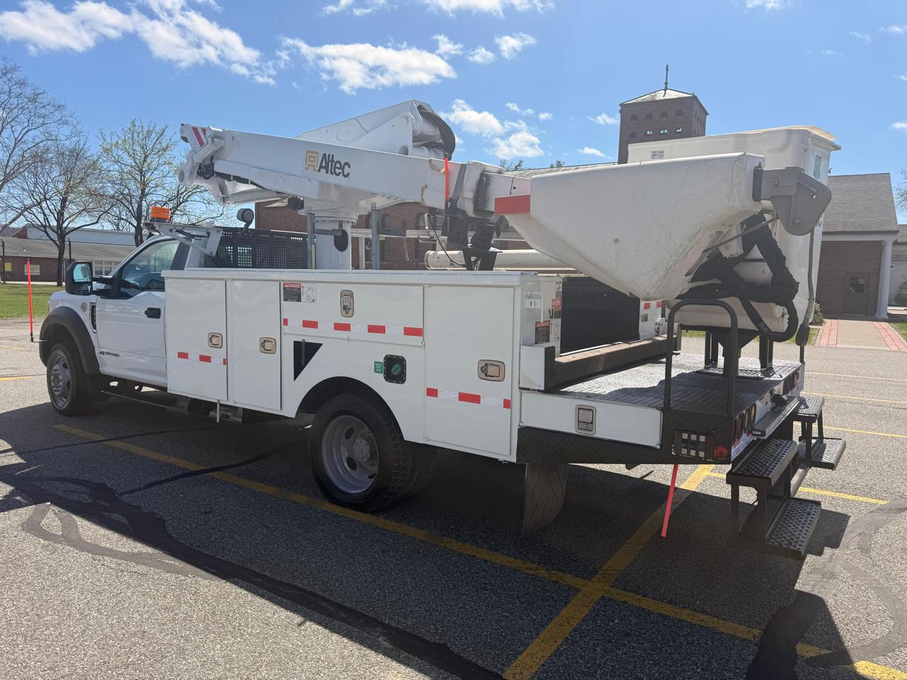 Ford F-550 Regular Cab DRW 4WD 2017