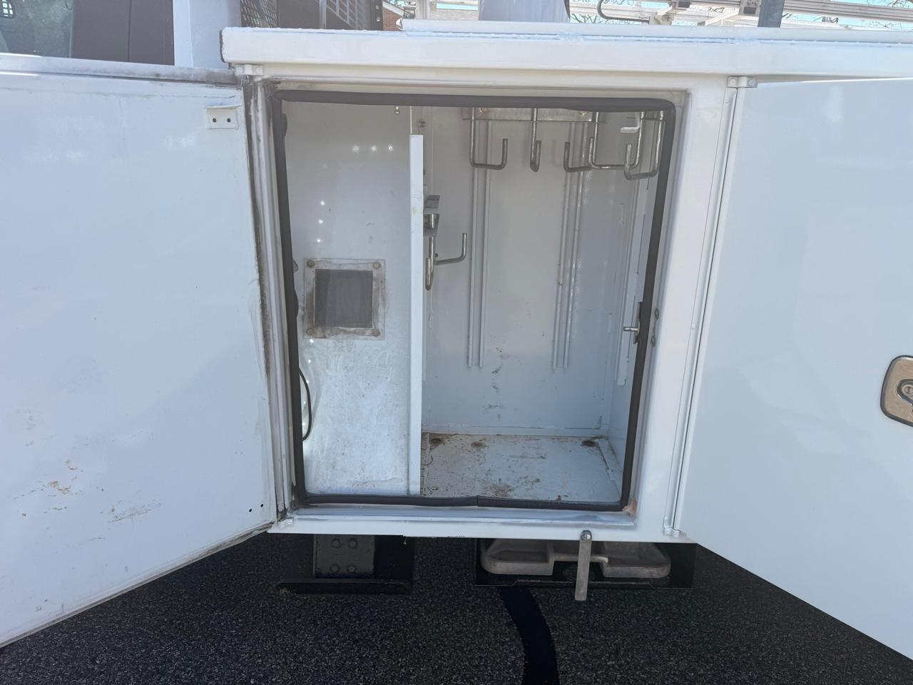 Ford F-550 Regular Cab DRW 4WD 2017