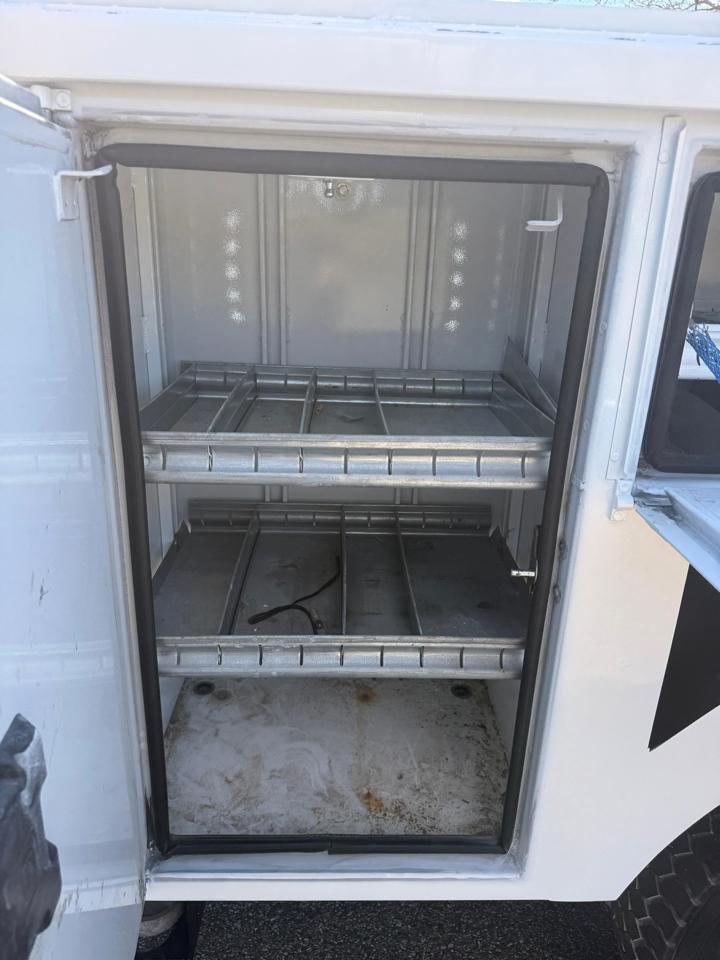 Ford F-550 Regular Cab DRW 4WD 2017