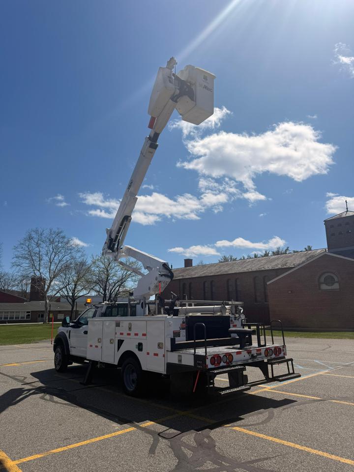 Ford F-550 Regular Cab DRW 4WD 2017